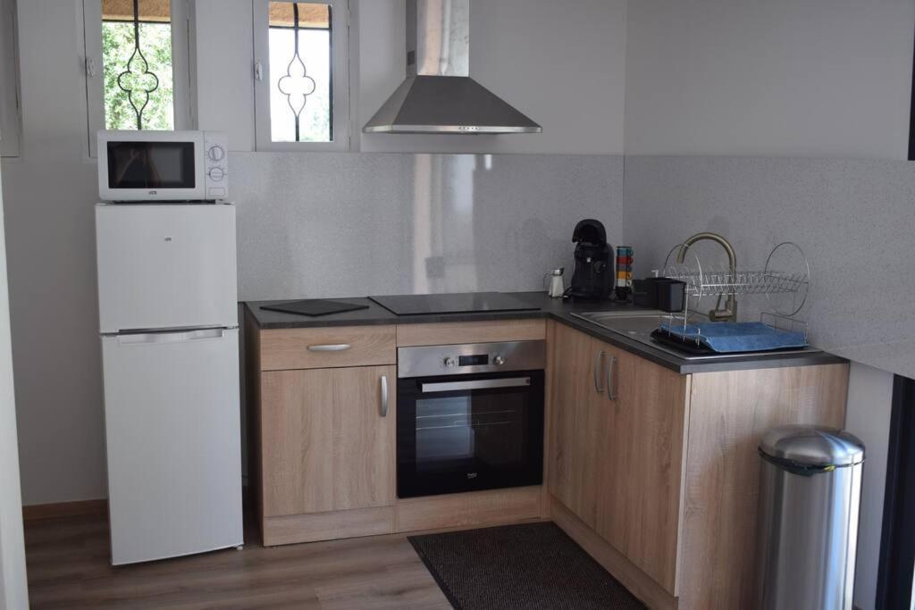 Appartement Neuf Et Independant Dans Rez-De-Villa Vallauris Bagian luar foto
